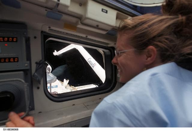 NASA image: View of Caldwell in the FD during STS-118