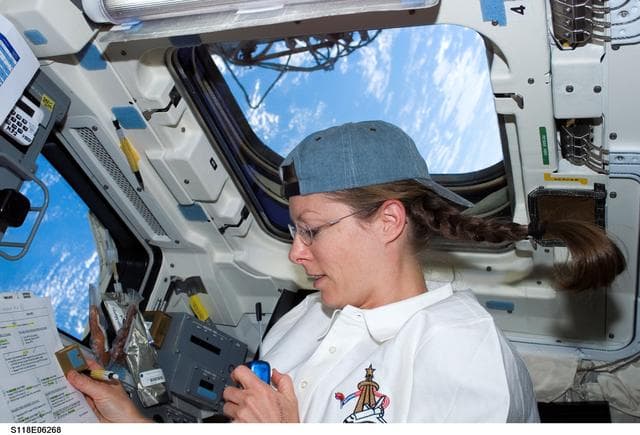 NASA image: View of Caldwell in the FD during STS-118/Expedition 15 Joint Operations