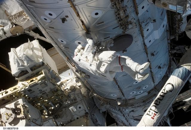 NASA image: View of MS Mastracchio as he makes his way to the ESP2 during EVA 2