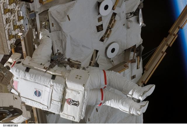 NASA image: View of MS Mastracchio during STS-118/Expedition 15 EVA 3
