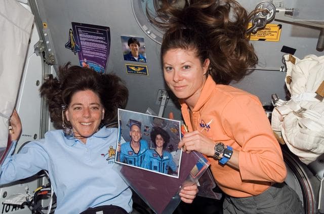 View of MS Caldwell and Morgan during STS-118/Expedition 15 Joint Operations