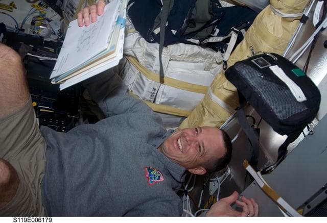NASA image: Arnold on Middeck (MDDK)