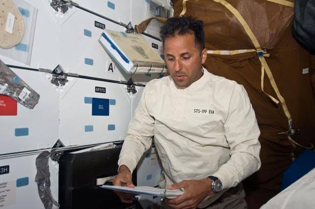 NASA image: Acaba on Middeck (MDDK)