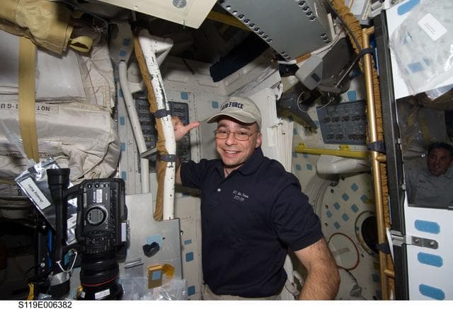 NASA image: Archambault on Middeck (MDDK)