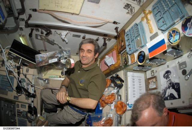 Eyharts in the SM during Joint Operations