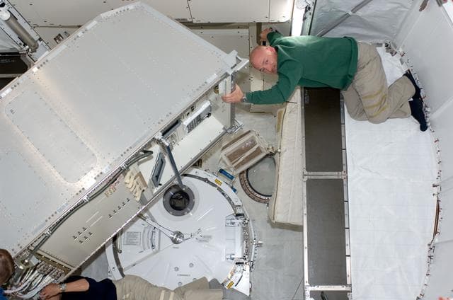 NASA image: Rack installation in the JPM