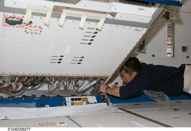 NASA image: Rack installation in the JPM