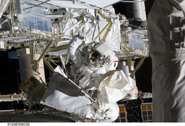 NASA image: EVA 2 - Fossum on JPM