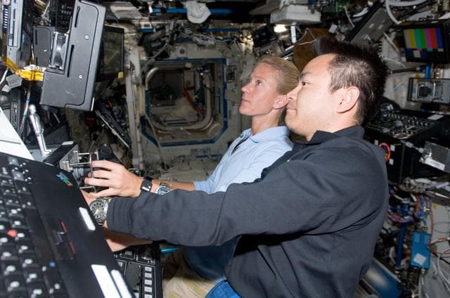 NASA image: s124e007464