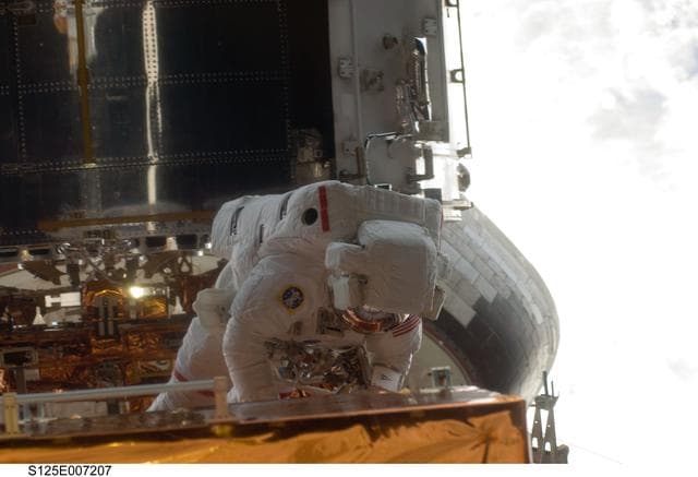 NASA image: STS-125 MS3 Grunsfeld during EVA1