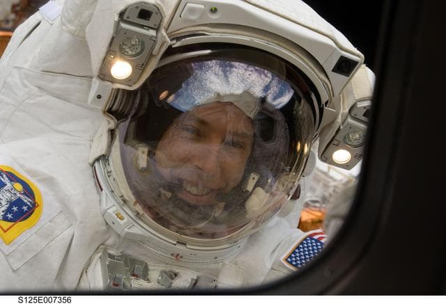 STS-125 MS5 Feustel during EVA1