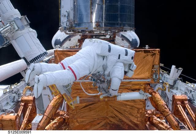 NASA image: STS-125 MS3 Grunsfeld during EVA5