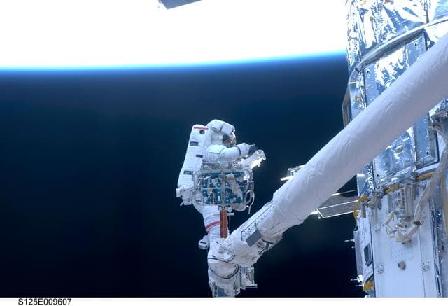 NASA image: STS-125 MS3 Grunsfeld during EVA5
