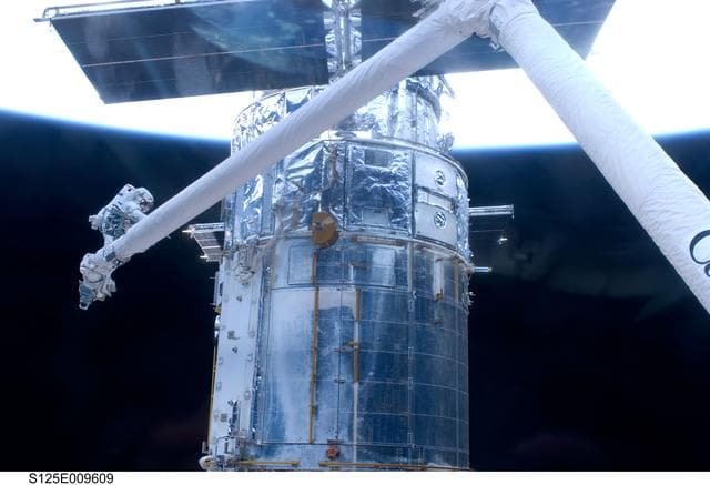 NASA image: STS-125 MS3 Grunsfeld during EVA5