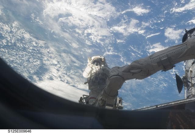NASA image: STS-125 MS3 Grunsfeld during EVA5