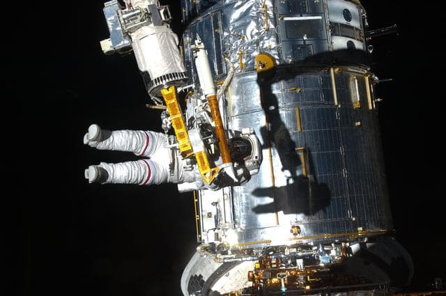 NASA image: STS-125 MS3 Grunsfeld during EVA5