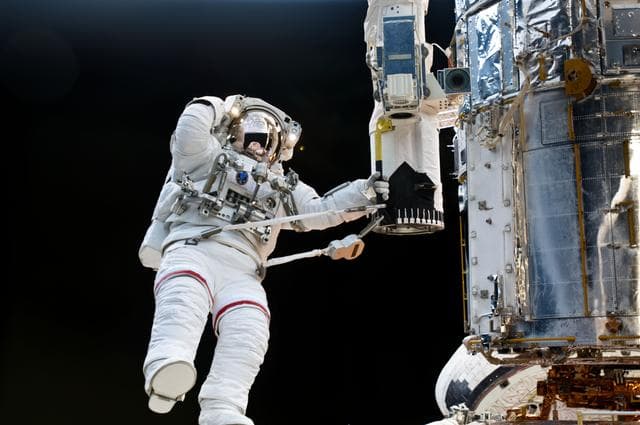 NASA image: STS-125 MS3 Grunsfeld during EVA5