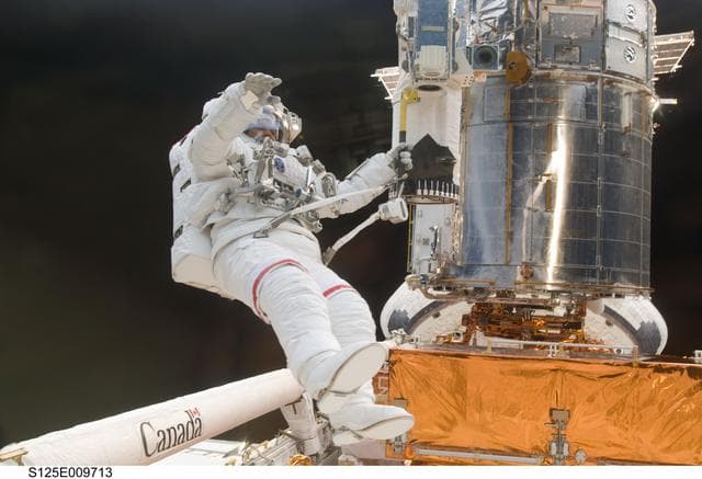 NASA image: STS-125 MS3 Grunsfeld during EVA5