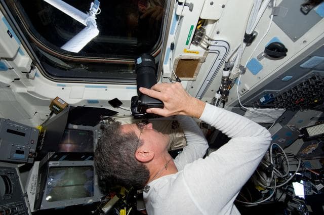 NASA image: STS-125 MS1 Good photographs the HST after being released from the Shuttle Atlantis