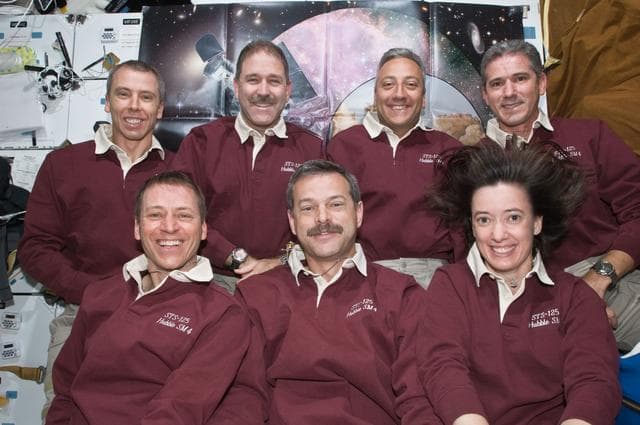 NASA image: STS-125 Crew Portrait on the Middeck
