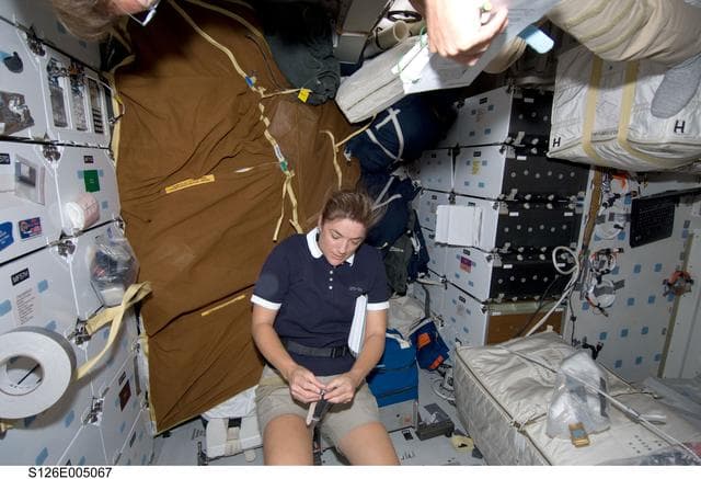 NASA image: Stefanyshyn-Piper on MDDK during STS-126