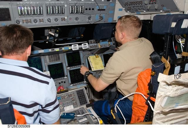 NASA image: Ferguson and Boe on FD during STS-126