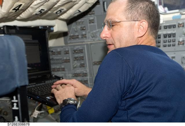 NASA image: Pettit on FD during STS-126