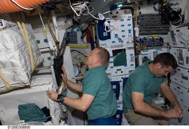 NASA image: Boe and Bowen on MDDK