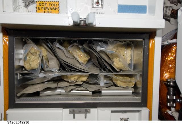 NASA image: Thanksgiving Meal in MDDK Galley