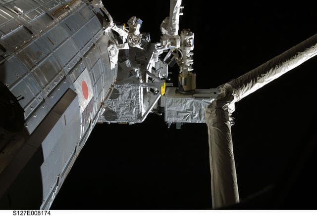 NASA image: Kibo arm unberths ICS Payload during Joint Operations