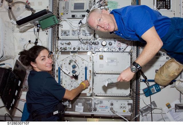 NASA image: Mice Drawer System (MDS) Transfer OPS