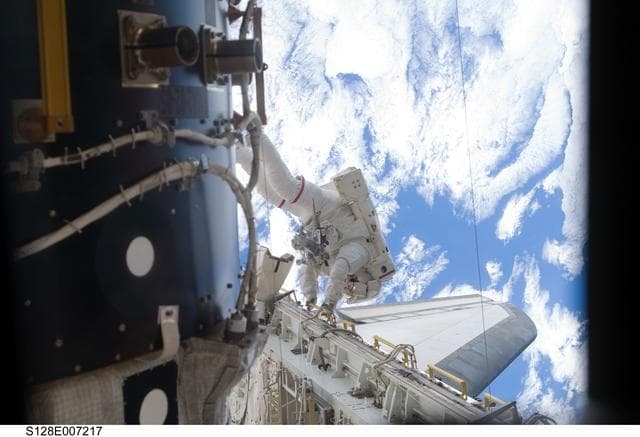 NASA image: STS-128 EVA 1