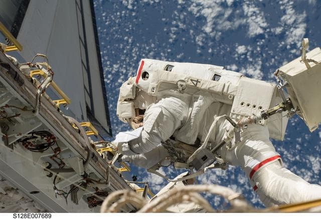 NASA image: STS-128 EVA 2