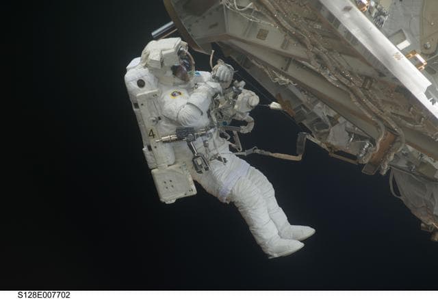 NASA image: STS-128 EVA 3