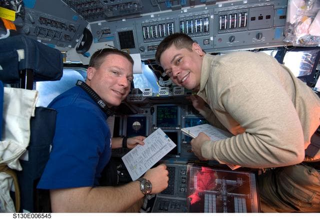 NASA image: Verts and Behnken on FD