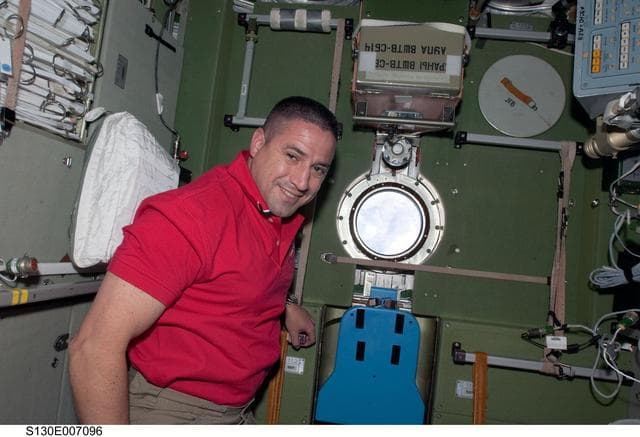 NASA image: Zamka in SM