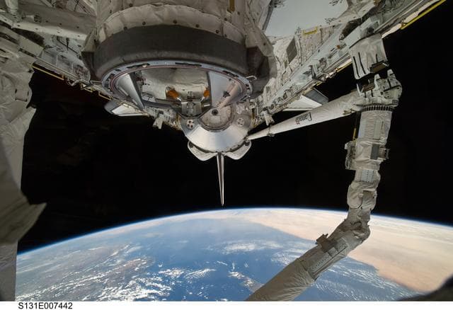 NASA image: Earth Observation and PLB with RMS, OBSS and MPLM