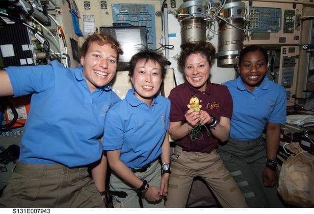 Metcalf-Lindenburger, Yamazaki, Caldwell Dyson and Wilson in SM