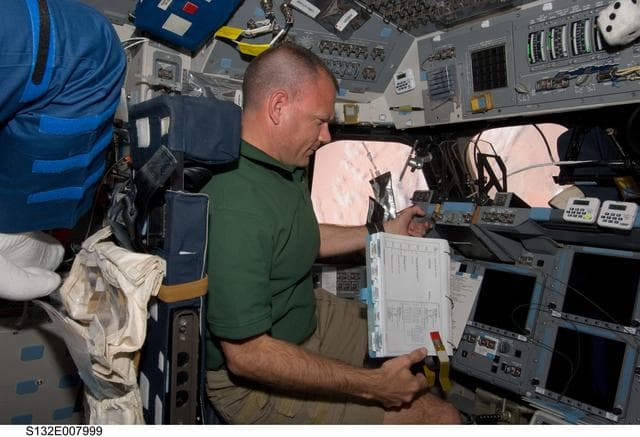 NASA image: Antonelli in the FWD FD on Space Shuttle Atlantis
