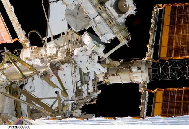 NASA image: STS-132 EVA-3