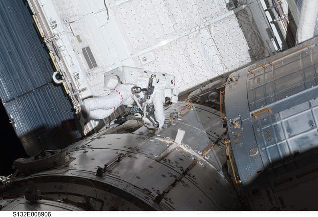 NASA image: STS-132 EVA-3