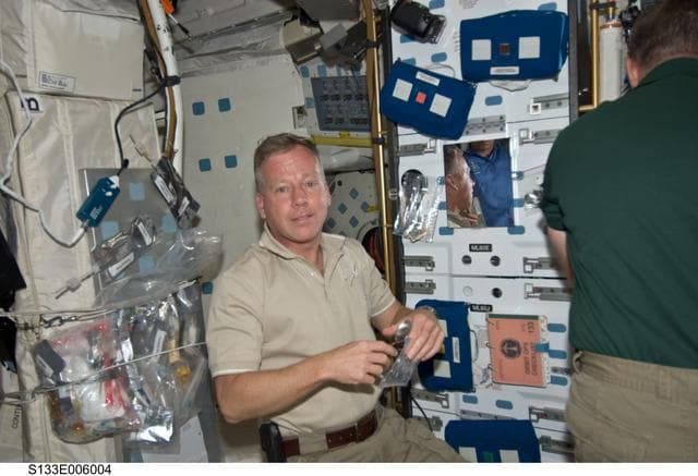 NASA image: Lindsey and Bowen on middeck