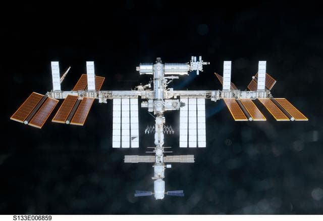 NASA image: ISS during approach