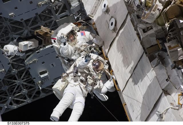 NASA image: s133e007375