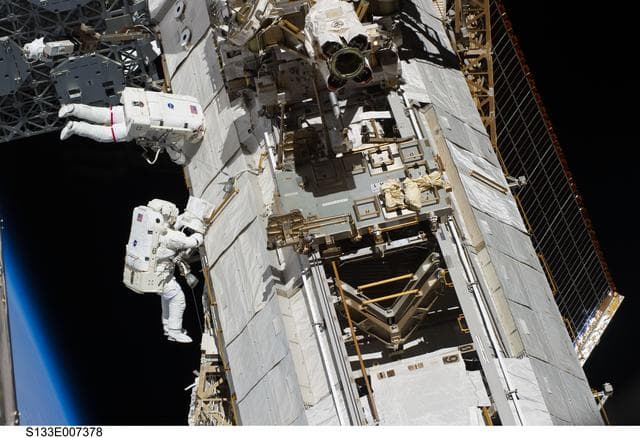 NASA image: s133e007378