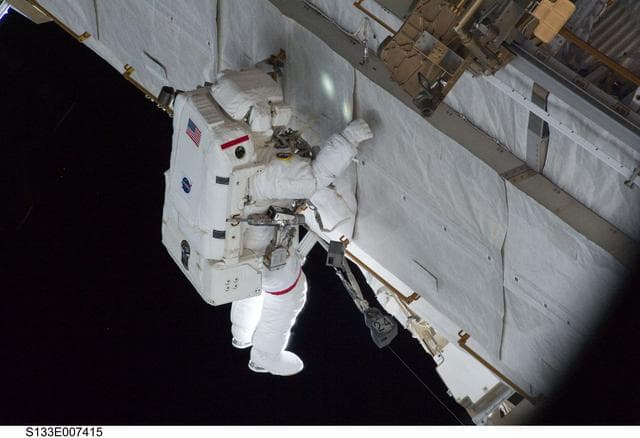 NASA image: s133e007415