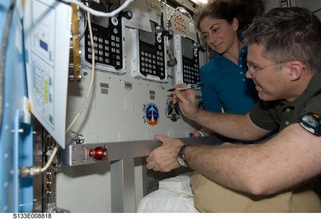 NASA image: s133e008818
