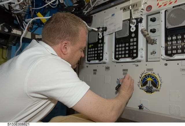 NASA image: s133e008821