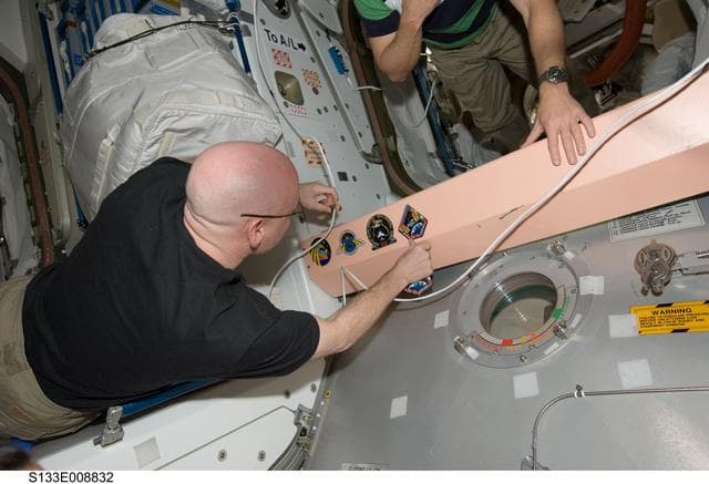 NASA image: s133e008832