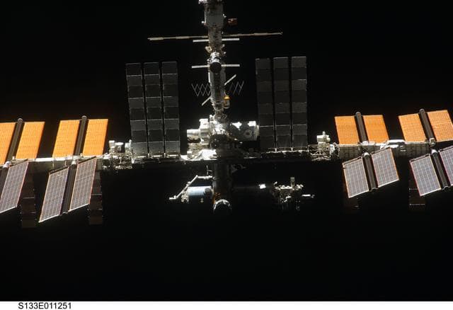 NASA image: s133e011251